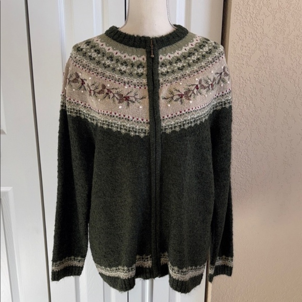 Croft & Barrow Olive and Cream Knit Sweater